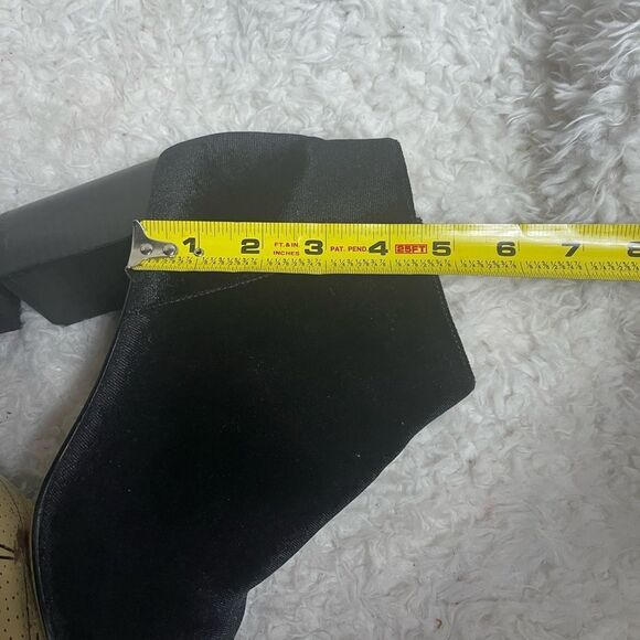 Bella Vita Fabric Black Suede Ankle Booties with Chunky Heels Side Zipper SZ12M - Picture 11 of 12